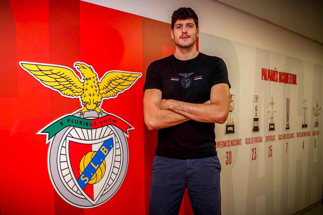 Benfica: Daniel Relvão renova por uma época