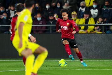 Hélder Costa no Estoril com contrato de uma temporada