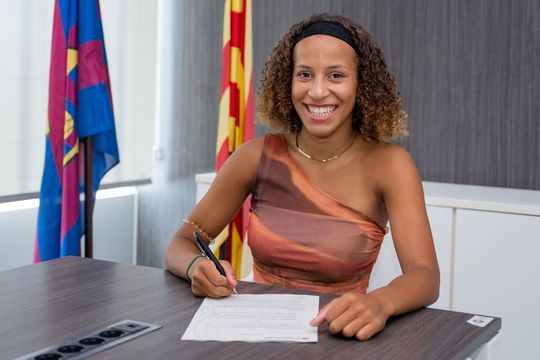 Oficial: há mais uma portuguesa que irá jogar no Barcelona