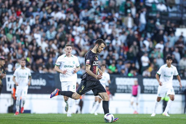 Ferro rescinde com o Estrela e muda-se para o Estoril