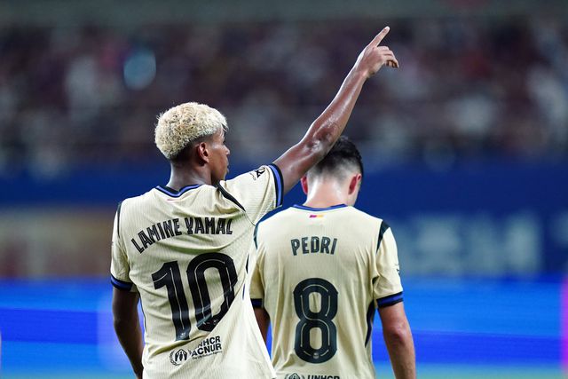 Lamine Yamal herdou a camisola 10 que pertencia a Ansu Fati