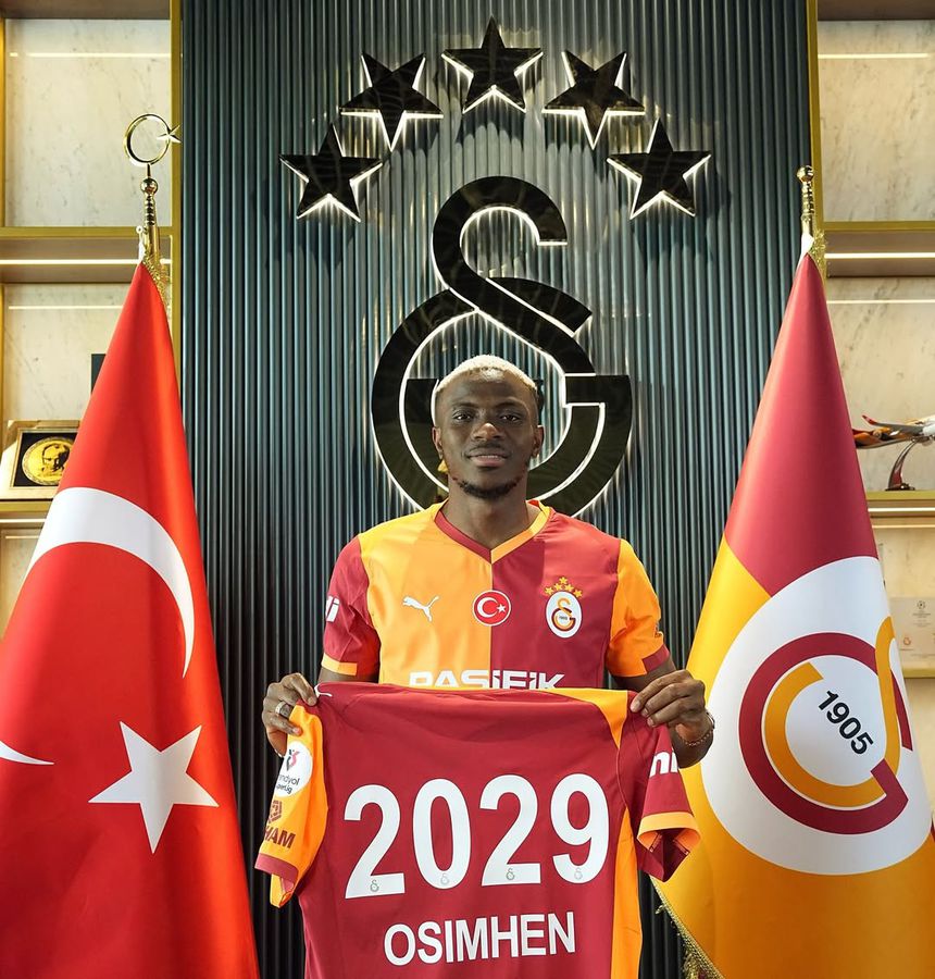 O ponta de lança nigeriano vai receber 15 milhões de euros líquidos por temporada Foto: Instagram Galatasaray