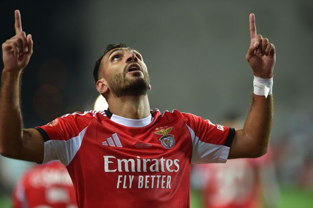 Depois das trevas viu-se a Luz da estrela que veio do Olimpo...