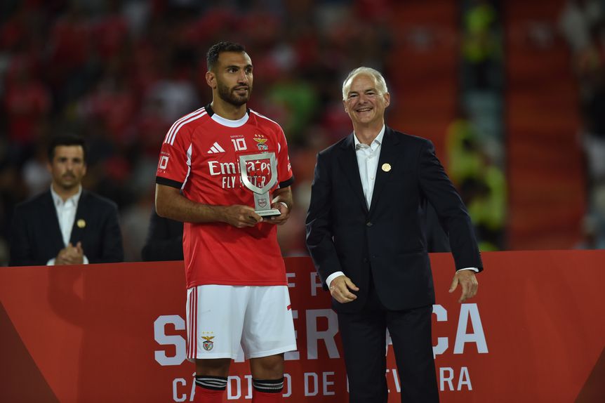 Pavlidis, autor do golo que deu a Supertaça ao Benfica, em final disputada com o Sporting, recebeu também a distinção oficial de melhor jogador em campo (foto: Miguel Nunes)