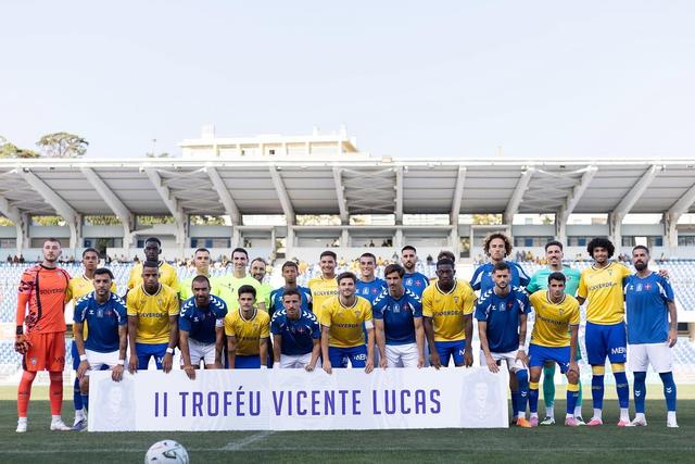 Equipas de Estoril e Belenenses Foto: Belenenses