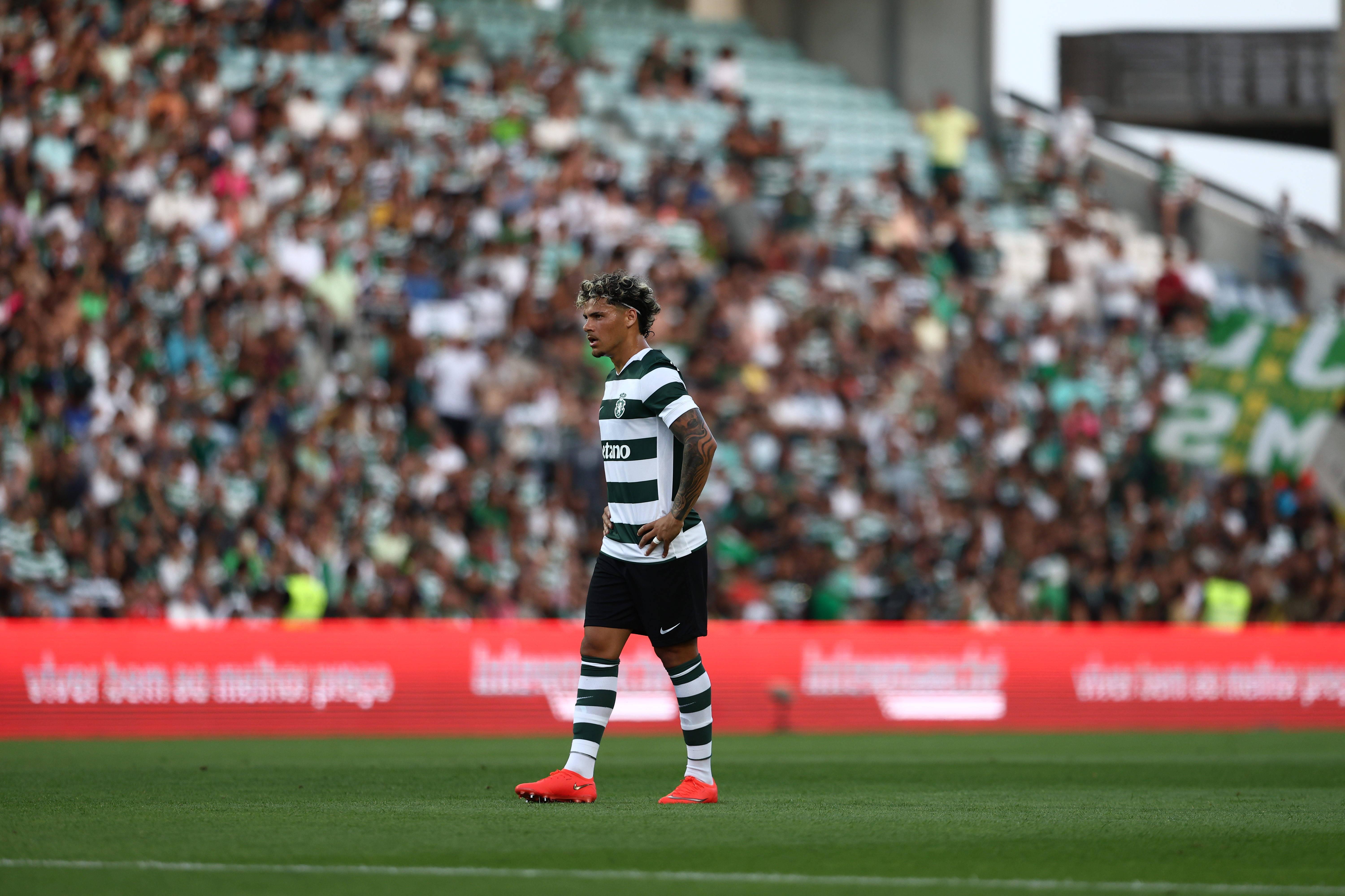 Maxi Araújo no Sporting-Nottingham Forest - Foto: Imago
