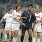 Maldini e Baresi a marcarem Frank Rijkaard, num jogo entre o Milan e o Ajax - Foto: IMAGO