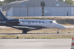 Partida do avião que leva António Silva para Inglaterra
