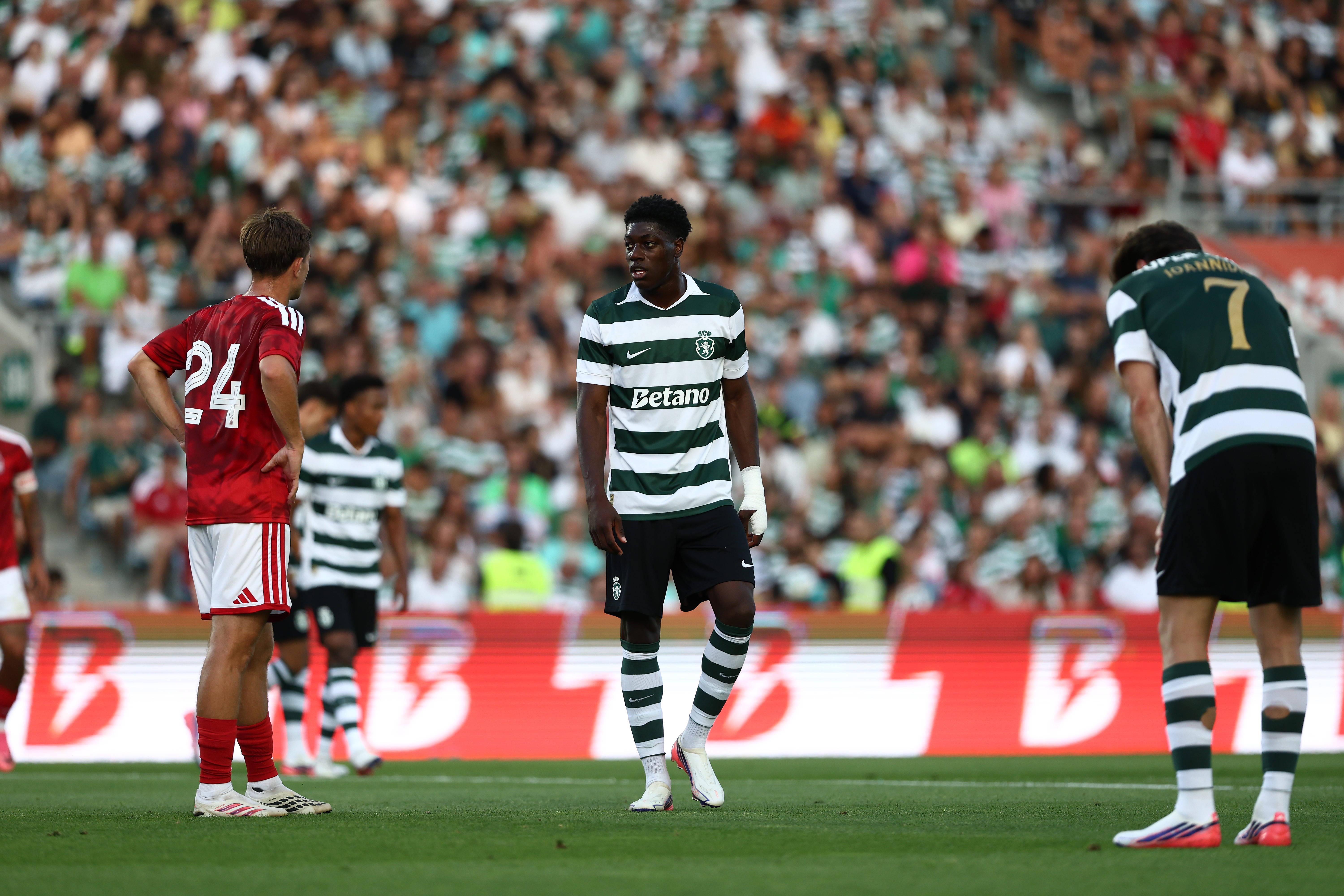 Issa Doumbia no Sporting-Nottingham Forest - Foto: Imago