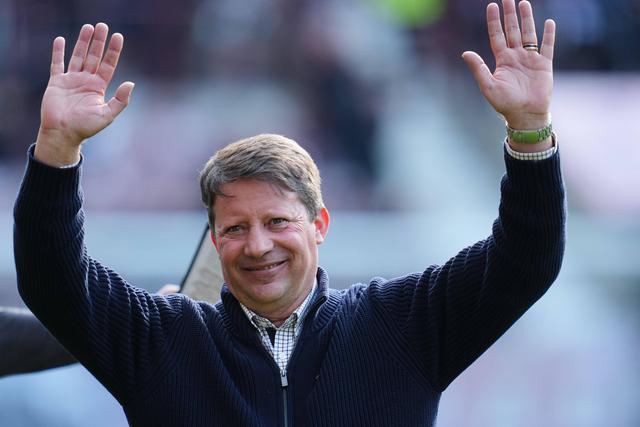 Paulo Sérgio, 58 anos, criou relação especial com os adeptos do Hearts — Foto: IMAGO