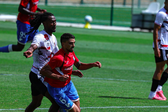 Zé Carlos com a bola controlada - Foto: Gil Vicente FC