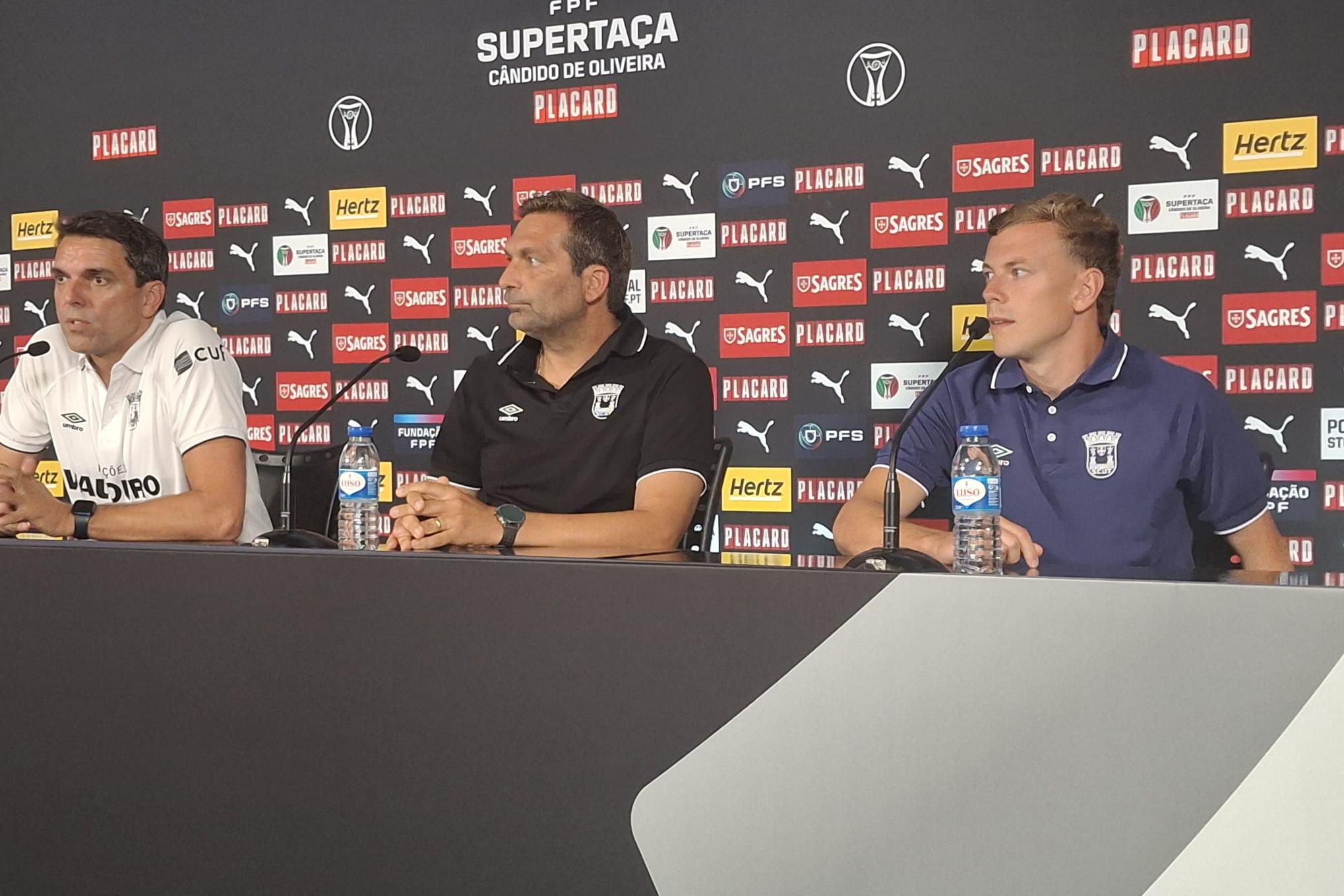 Luís Tralhão, treinador do Torreense, em conferência de imprensa em Coimbra