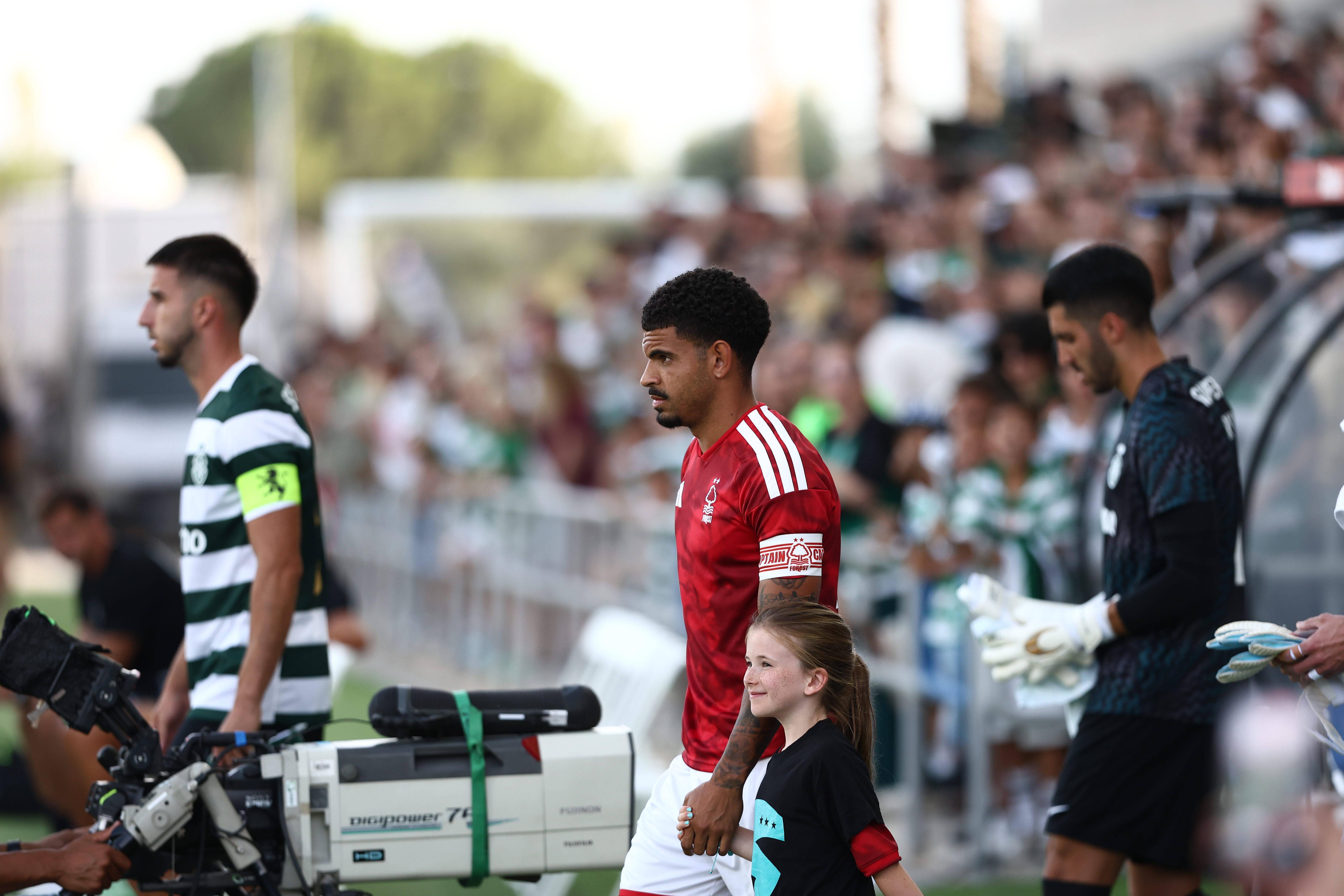 Entradas das equipas no Sporting-Nottingham Forest - Foto: Imago