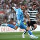 Fotis Ioannidis a pressionar Sels no Sporting-Nottingham Forest - Foto: Imago
