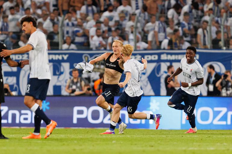AGF Aarhus, Dinamarca (vai disputar 3.ª pré-eliminatória da Champions)