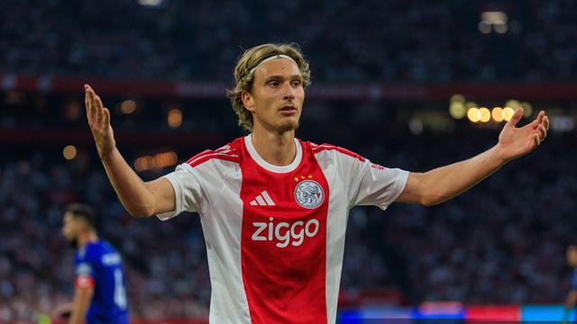 Mika Godts, extremo belga do Ajax de 21 anos
