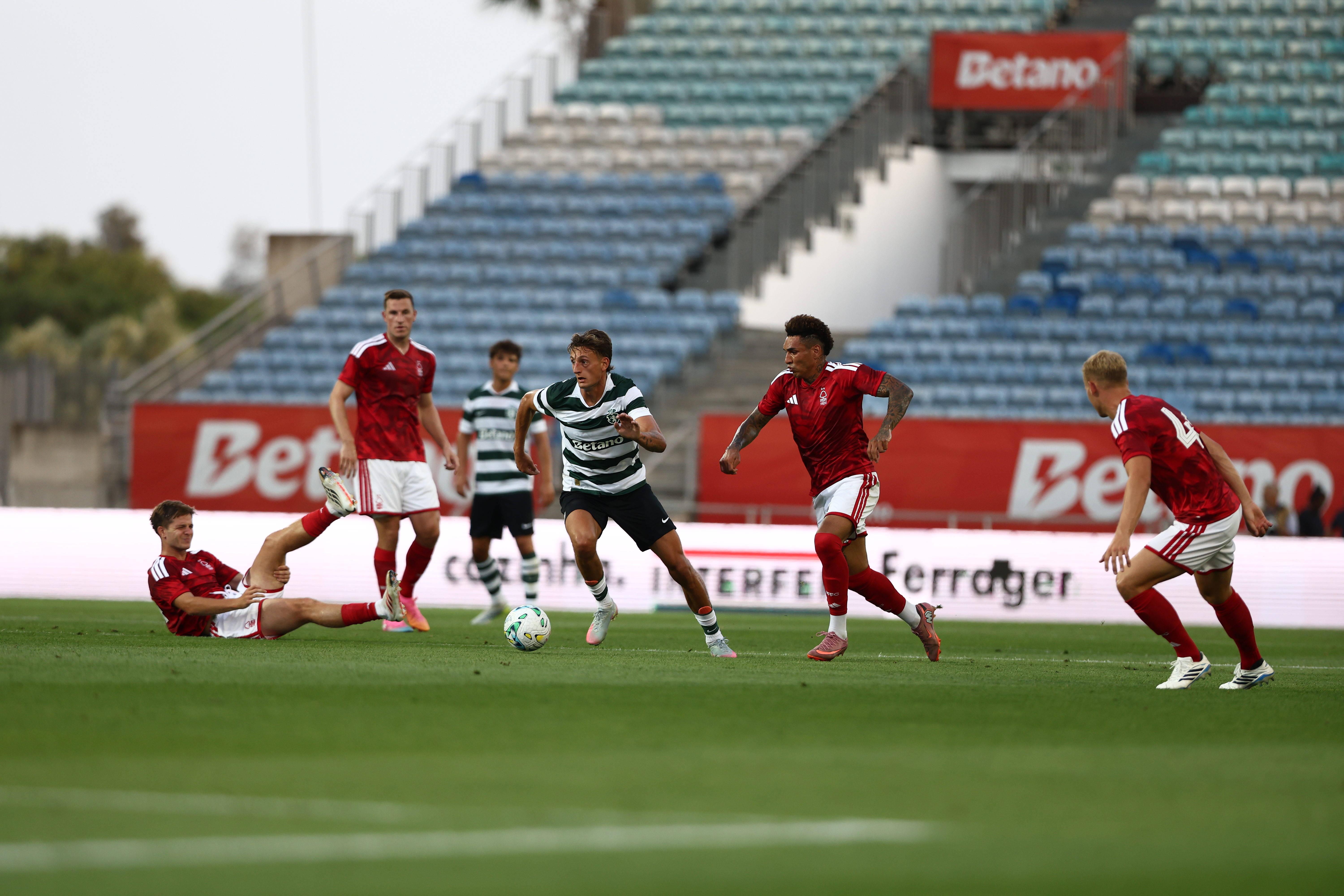 Silas Andersen no Sporting-Nottingham Forest - Foto: Imago