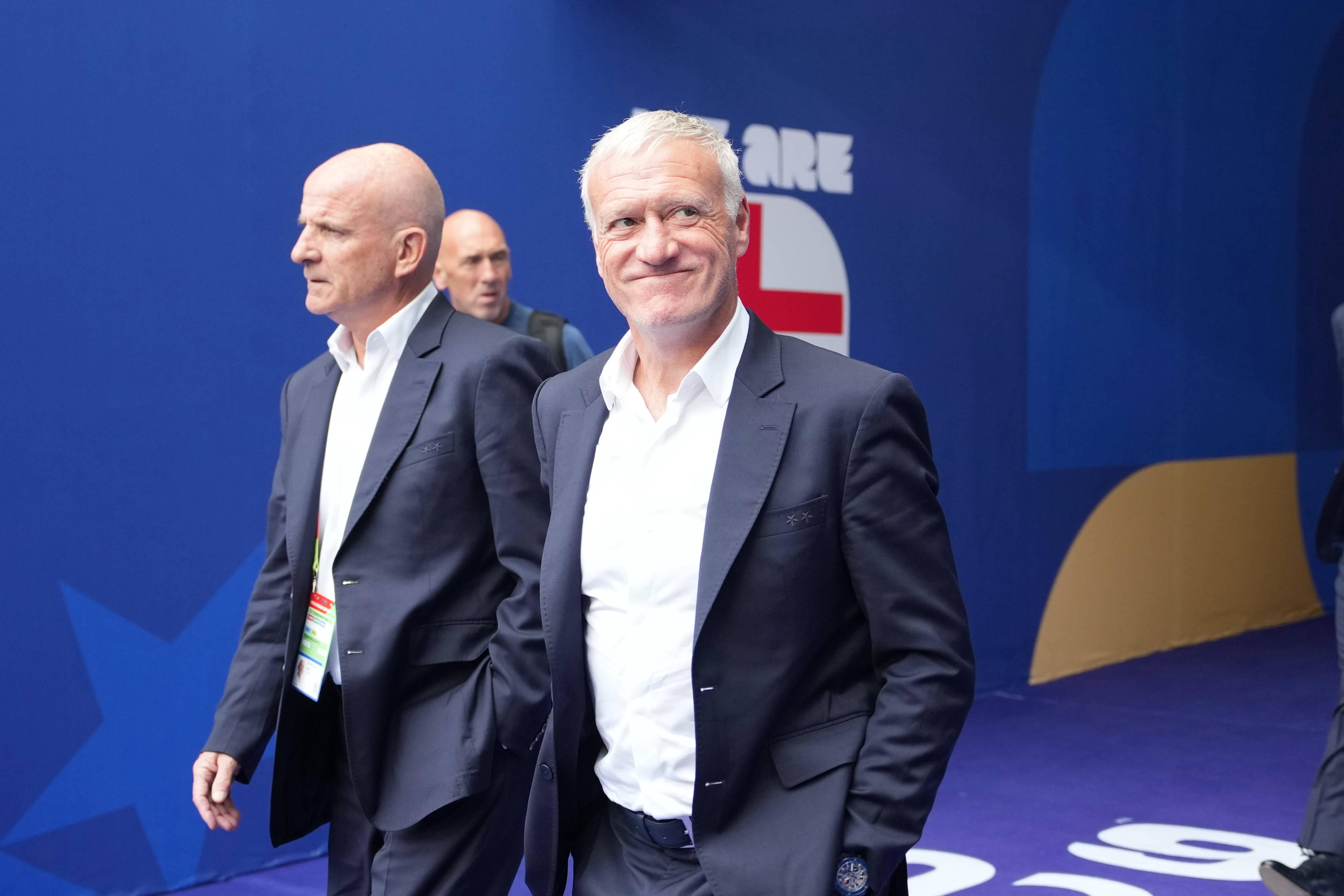Didier Deschamps - Deixou a seleção francesa após 14 anos no cargo com a conquista do Mundial 2018 e o quarto lugar em 2026. Foi substituído por Zidane