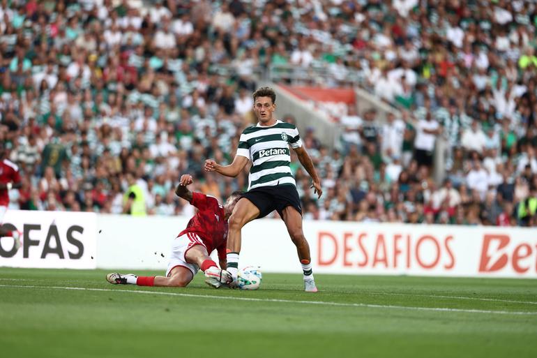 Silas Andersen no Sporting-Nottingham Forest - Foto: Imago