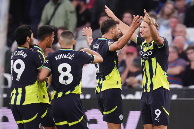 Hat-trick de Haaland atira Man. City para liderança isolada