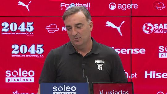 Carlos Carvalhal comenta chegada de jovem promessa do PSG