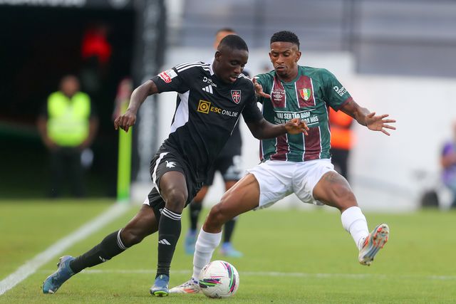 Casa Pia estreia-se a vencer e prolonga jejum do Estrela da Amadora