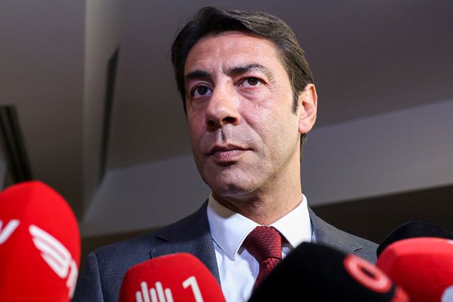 «No regresso aos treinos teremos novo treinador, temos qualidade»