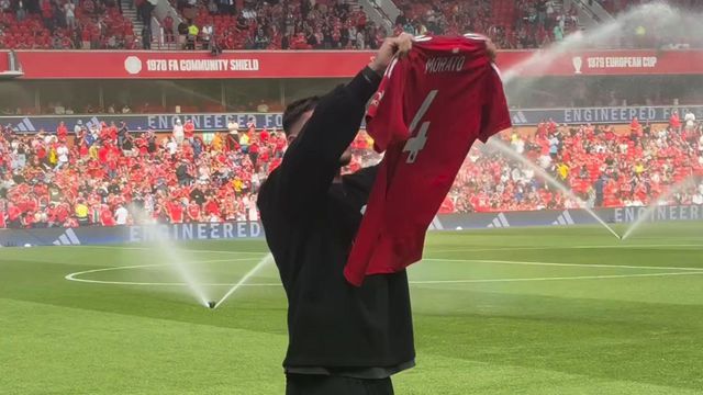 Morato foi recebido assim pelos adeptos do Nottingham Forest
