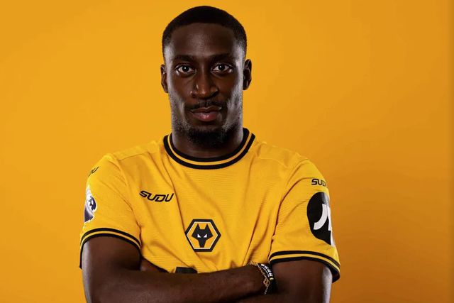 Carlos Forbs fecha mercado do Wolverhampton