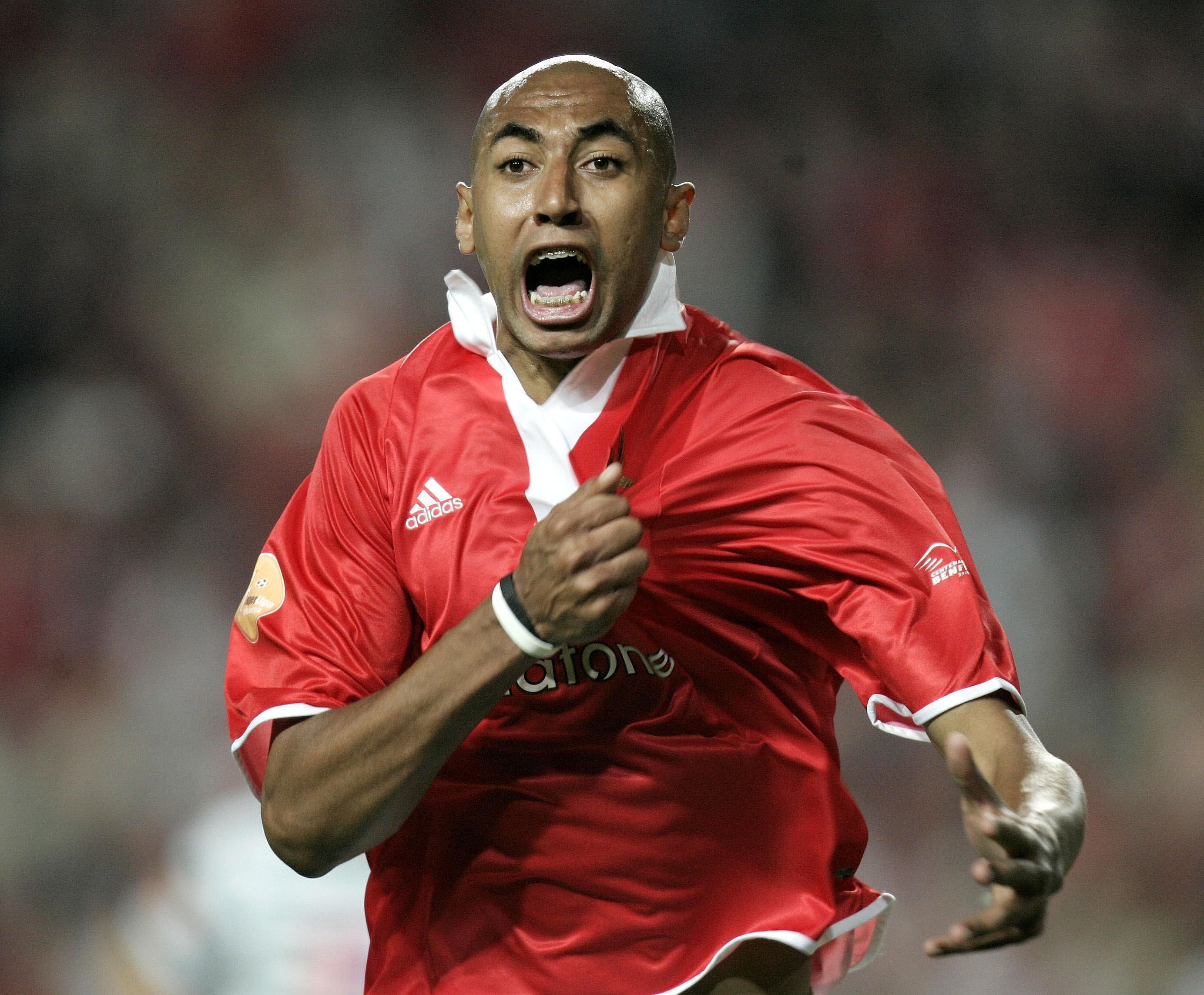 Luisão jogou no Benfica de 2003 a 2018 e conquistou 21 troféus de águia ao peito - Foto: A BOLA