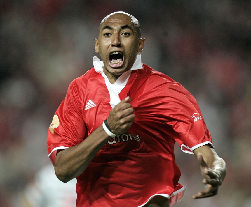 Luisão jogou no Benfica de 2003 a 2018 e conquistou 21 troféus de águia ao peito - Foto: A BOLA