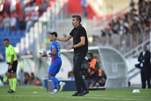 Críticas de Bruno Lage: «Fizemos 12 faltas e levámos seis cartões amarelos»