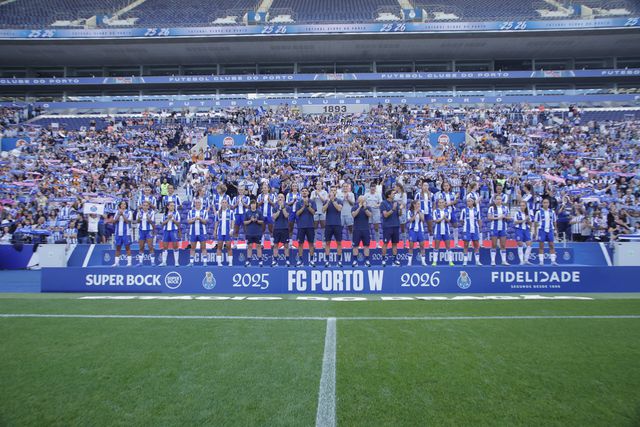 Farioli e quase 15 mil na apresentação do plantel feminino do FC Porto