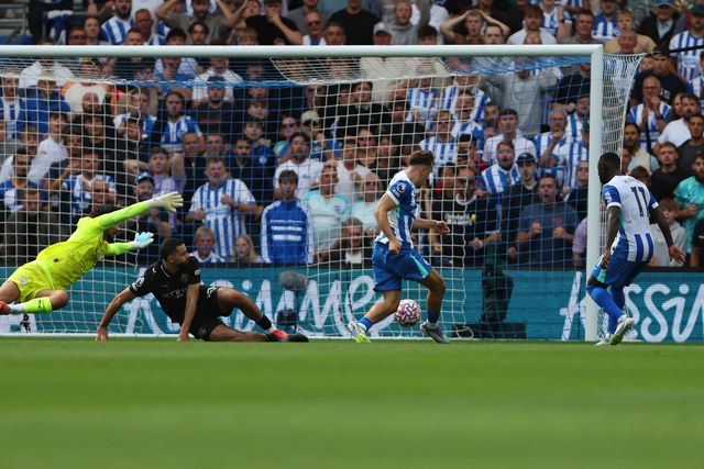 Penálti português, cambalhota e Man. City espalha-se ao cair do pano (crónica)