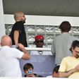 Vídeo: Viníciur Jr. em Alverca para assistir ao jogo com o Benfica