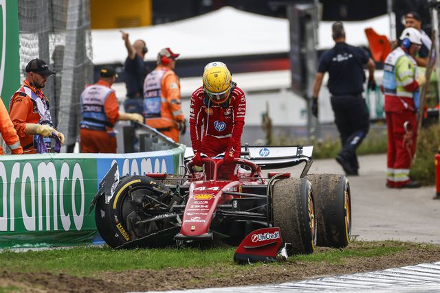Lewis Hamilton bateu sozinho no GP dos Países Baixos