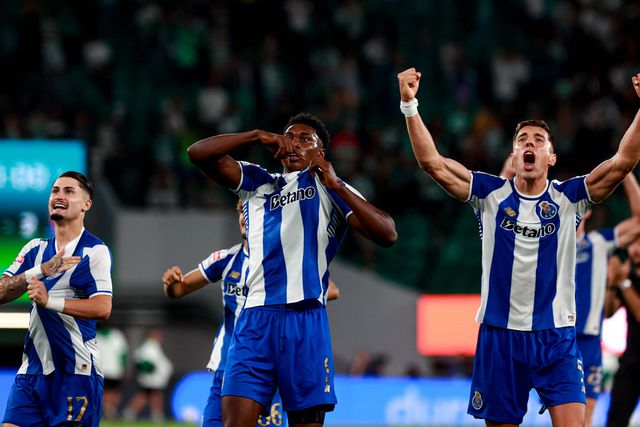 FC Porto: puxão de orelhas de Farioli a Samu por ver amarelo desnecessário (vídeo)