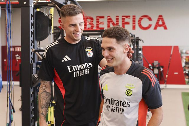 Benfica: eis o reencontro entre Trubin e Sudakov (fotos)