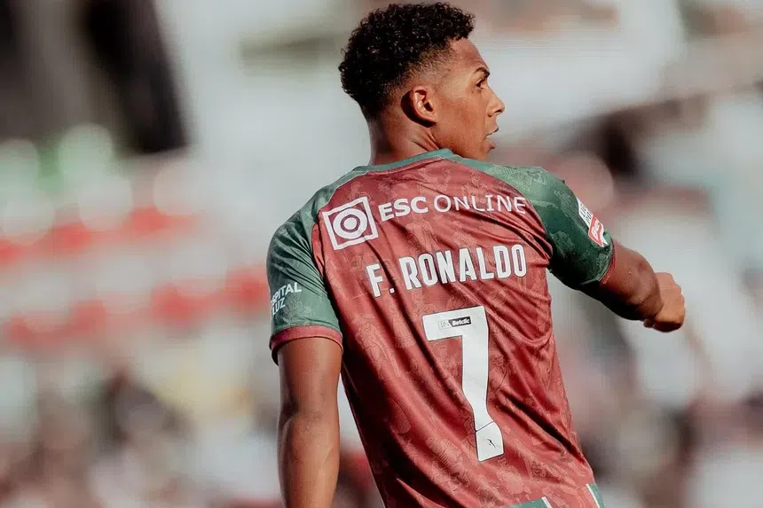 Esquerdino pode deixar solo lusitano para rumar ao futebol polaco