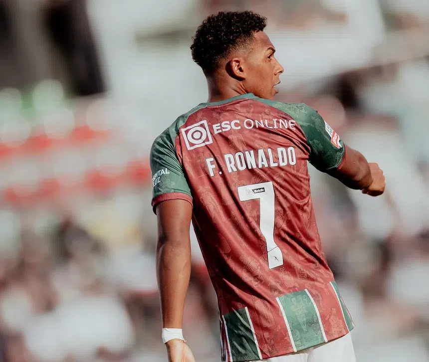 Esquerdino pode deixar solo lusitano para rumar ao futebol polaco