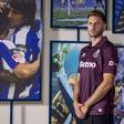 Santiago Giménez com a camisola alternativa dos dragões - Foto: FC Porto
