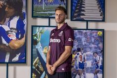 Santiago Gimenez com a camisola alternativa dos dragões - Foto: FC Porto