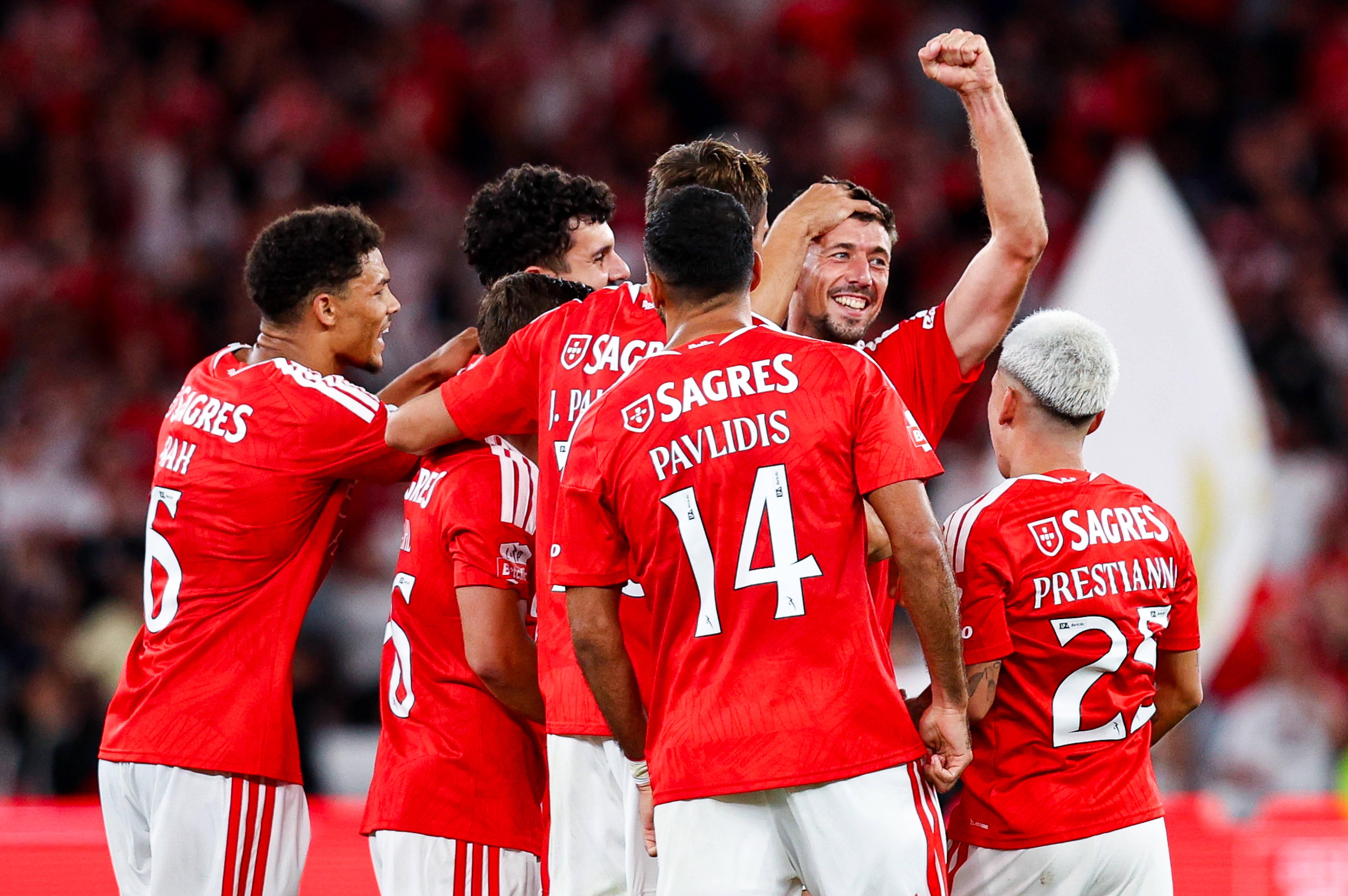 Festejos após golaço de Lenglet