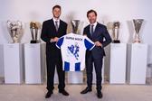 Santiago Giménez com André Villas-Boas - Foto: FC PORTO