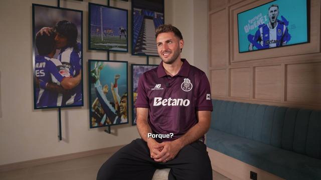 O «estranho ídolo» de Santiago Giménez jogou no FC Porto: é Maniche!
