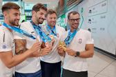 Fernando Pimenta com a medalha de ouro em Portugal e outros medalhados lusos - Foto: D.R.