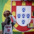 Neemias apenas falhou dois de dez lançamentos de campo e obteve 4/6 de lance livres      Fotografia FIBA