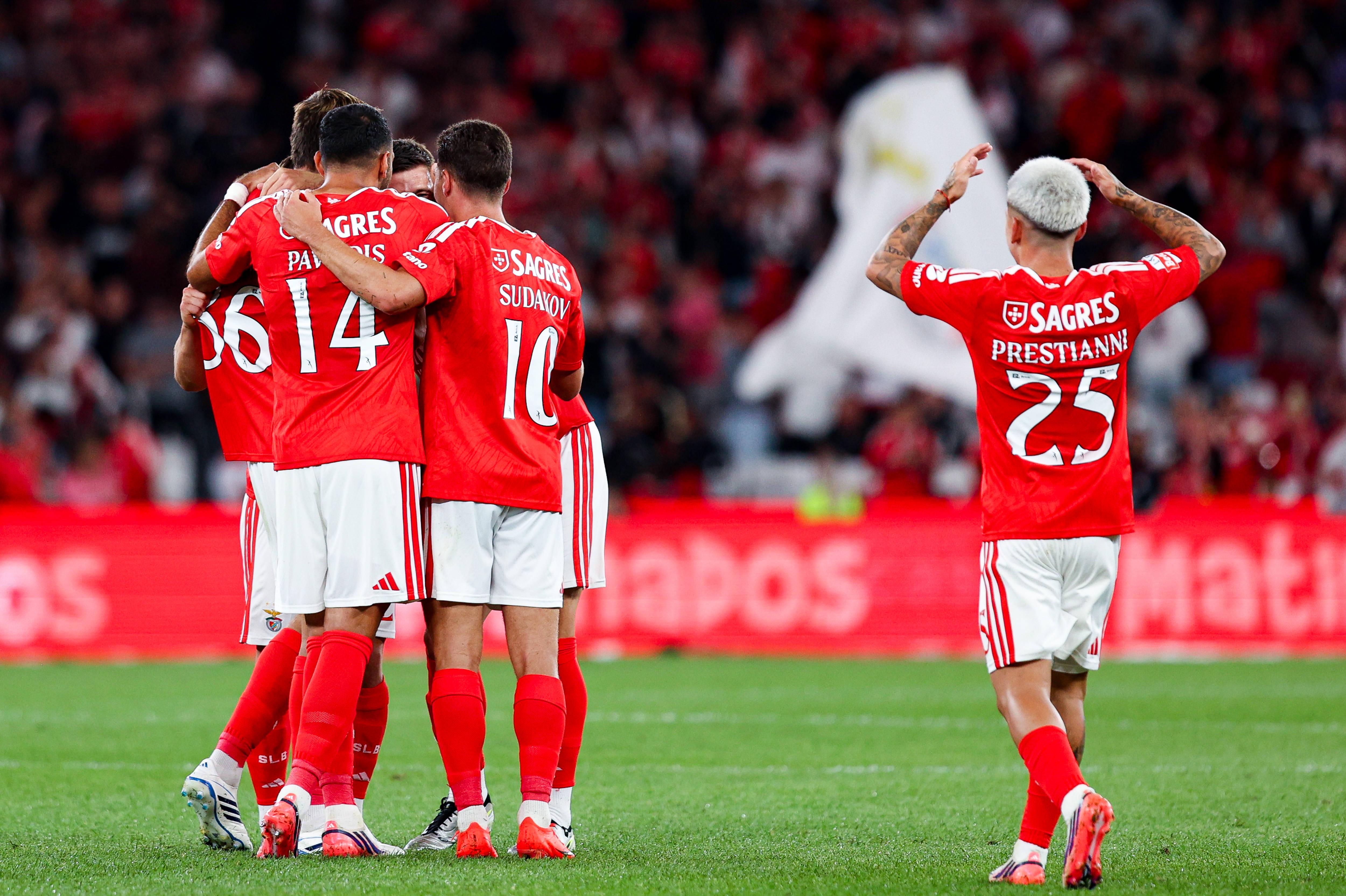 Festejos após golaço de Lenglet