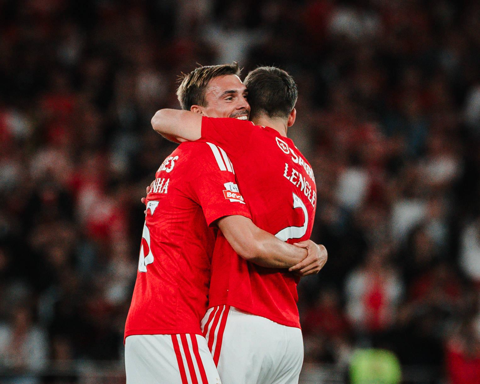 João Palhinha celebra com Lenglet