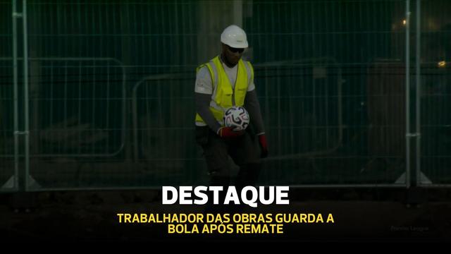 Aston Villa-Arsenal jogado com... obras em andamento na bancada